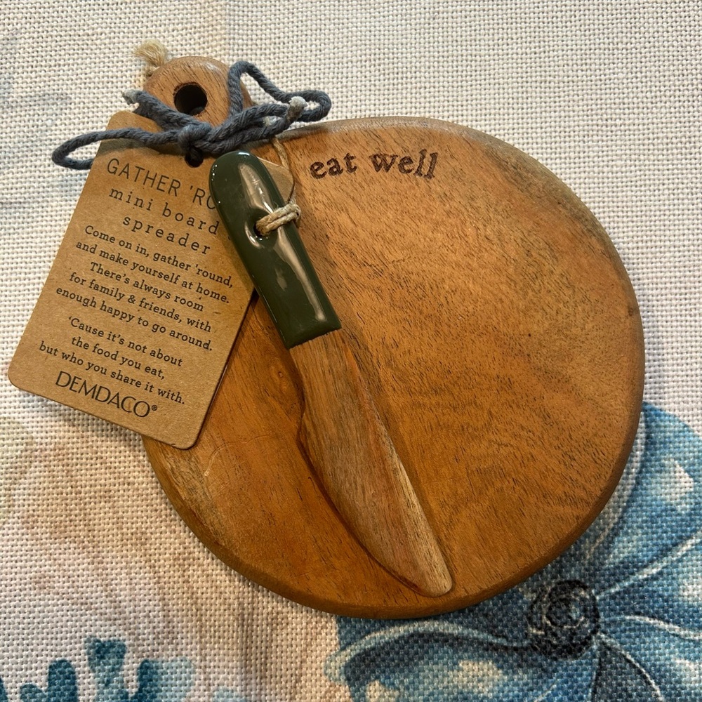 NEW Demdaco Round Wood Mini Board with Olive Green-Handed Spreader